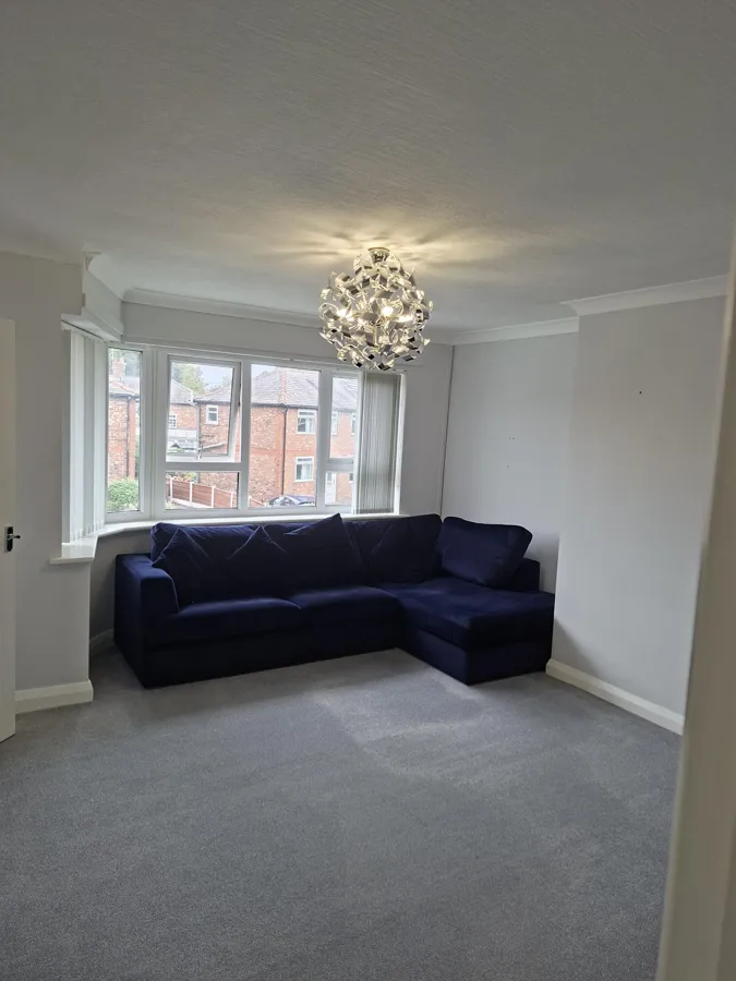 Living room carpet cleaning in Stockport