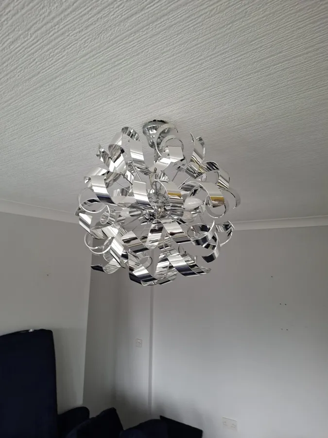 Chandelier and light fitting deep clean